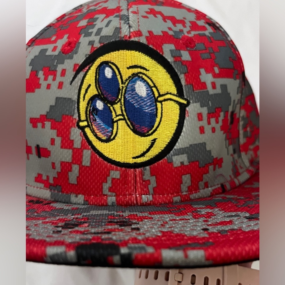 Smiley face hat - Picture 3 of 3